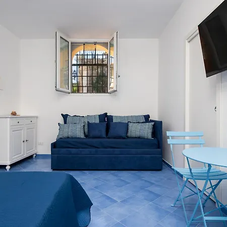 Holiday home Camilla House - De Vivo Realty *