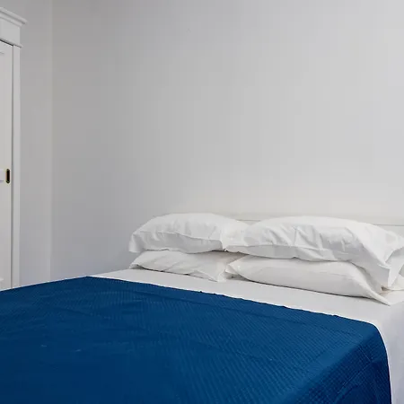 De Vivo Realty - Camilla House *