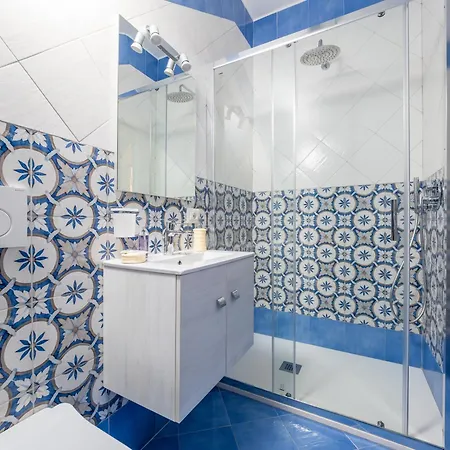 Camilla House - De Vivo Realty